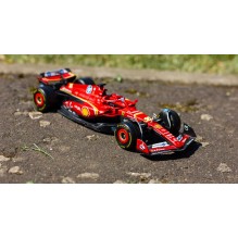 Coffret 2 Ferrari SF-24 F1 2024 – Charles Leclerc n°16 et Carlos Sainz n°55 – Voitures miniatures 1/43